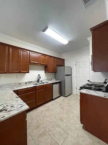10600 Lakes Blvd Photo 1