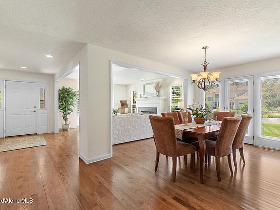 4th image of 695 N McDonald Ct