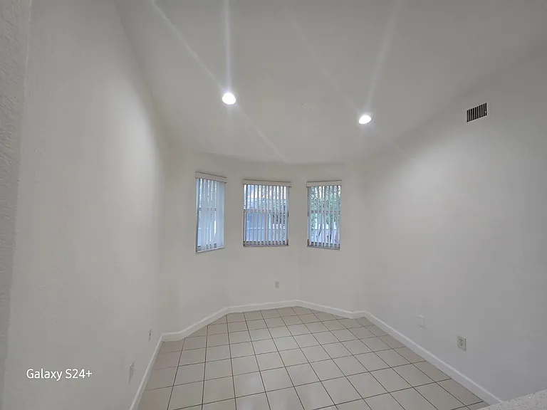 1536 SE 25th St #206 — Photo 8