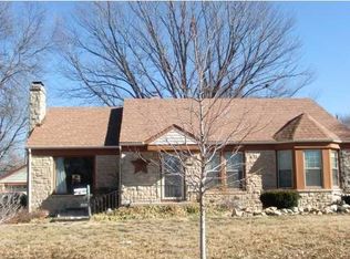 2010 S Pershing Ave, Wichita, KS 67218