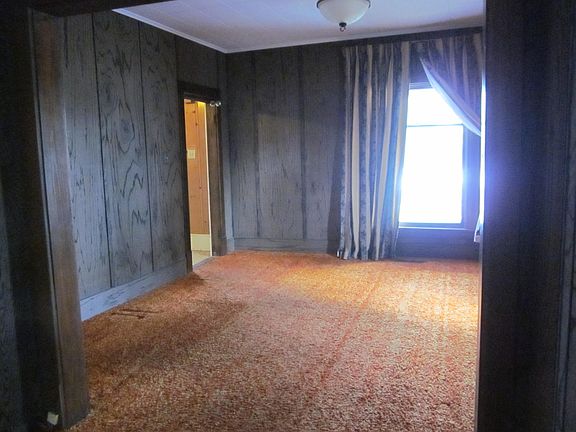 5th image of 406 Pearl St