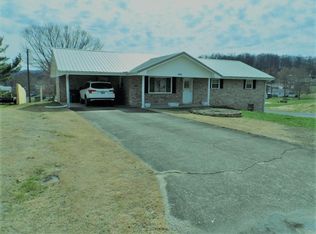 500 Spruce St, Mt Carmel, TN 37645