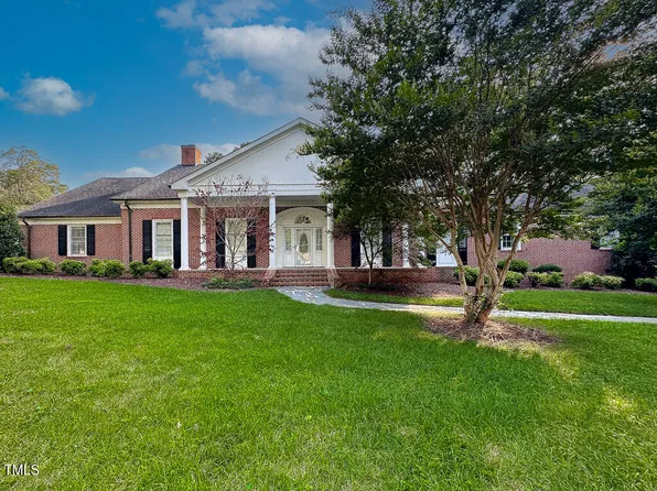 141 Country Club Dr, Henderson, NC 27536