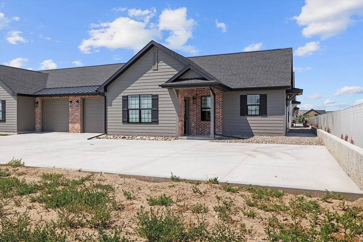5421 Apple Rose Lane - 1 — Photo 3