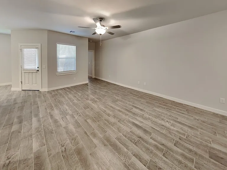 16951 Buck Cir — Photo 8