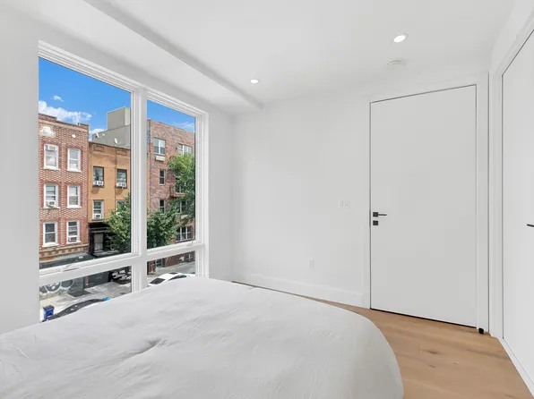 156 Tompkins Avenue image 7 of 14