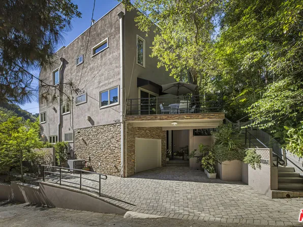 10361 Caribou Ln, Los Angeles, CA 90077