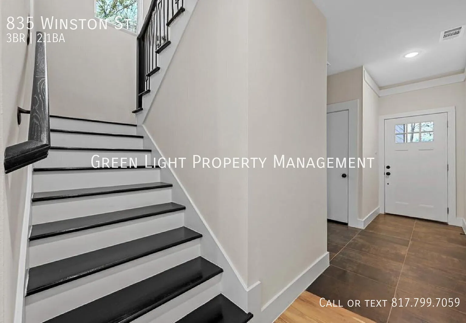 Stunning 3-bedroom, 2.5-bathroom halfplex in Dallas — Photo 2