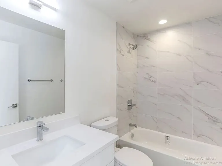 4729 21st Ave NE — Photo 32
