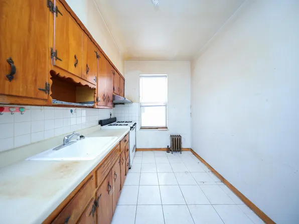 6107 23rd Avenue image 8 of 35