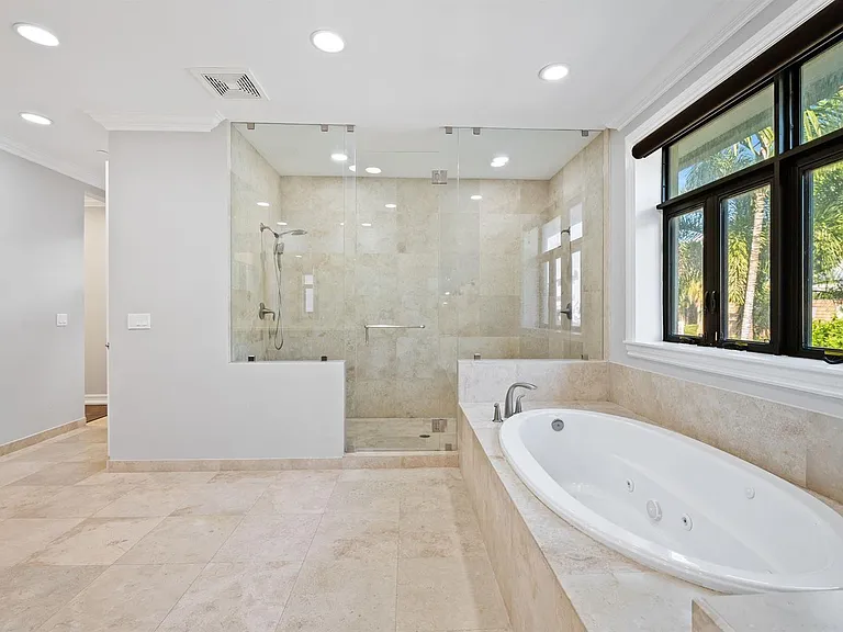 95 Isle Of Venice Dr — Photo 19