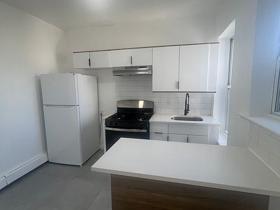 4th image of 378 Park Ave #21