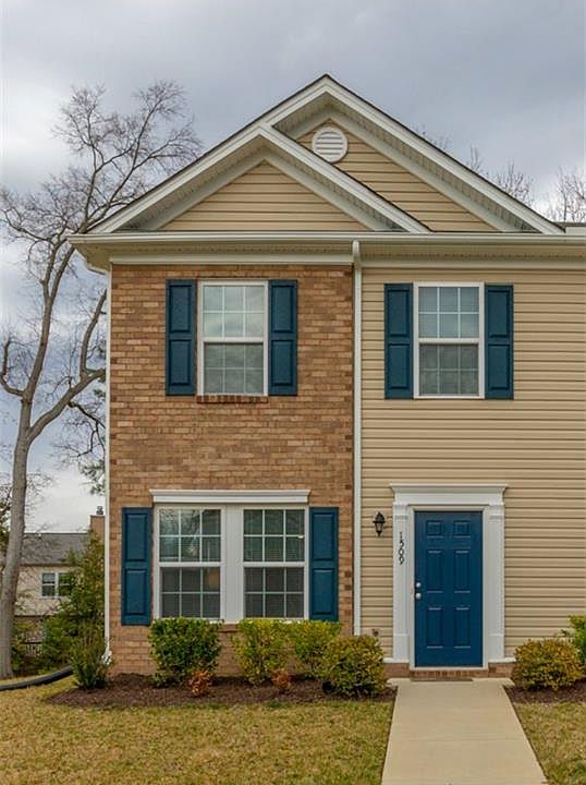 1st image of 1509 Stonewall Manor Dr