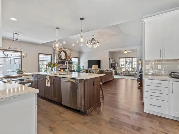 18920 Madeline LANE #A, Brookfield, WI 53045