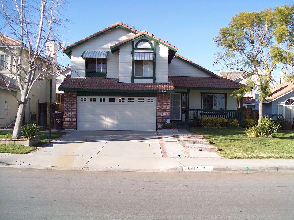 Nice Home in Great neighborhood