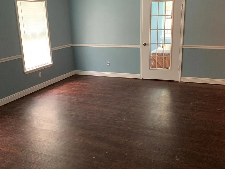 807 Phoenix Sq — Photo 8