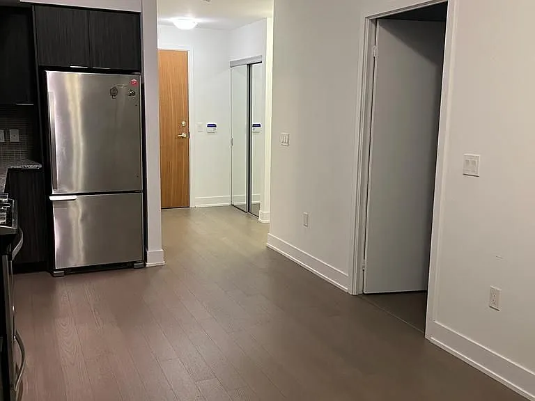 20 Shore Breeze Dr #1003 — Photo 8