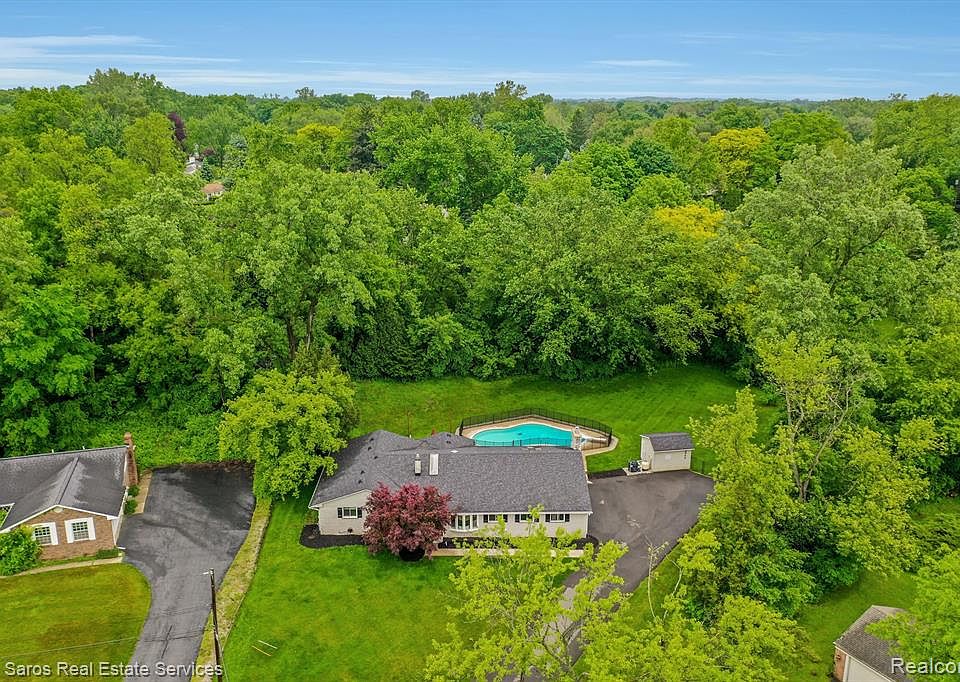 4966 Broomfield Ln, West Bloomfield, MI 48322 Zillow