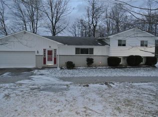 3323 Pioneer Trl, Mantua, OH 44255