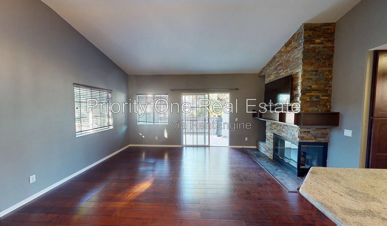 2 bed, 2.0 bath, 1084 sqft, $3,200 — Photo 4