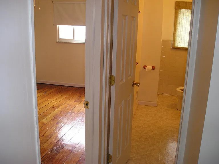 132 S 19th St #2 — Photo 5