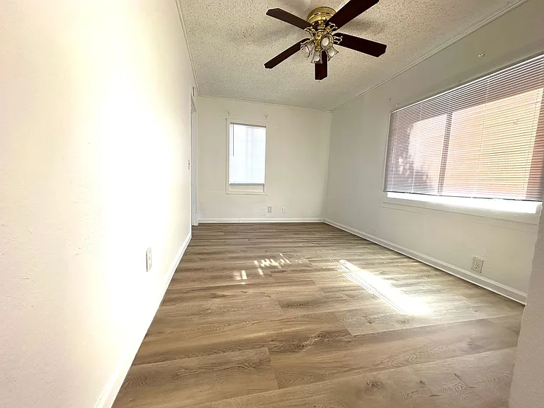 731 Vermont Ave — Photo 17