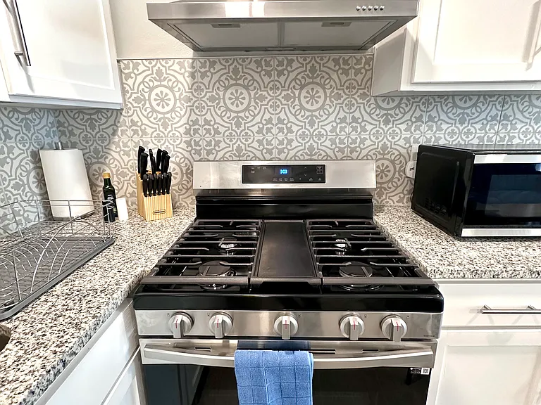 Full Kitchen