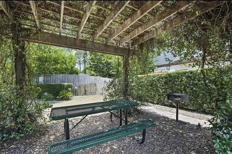 2222 Brooke St — Photo 44