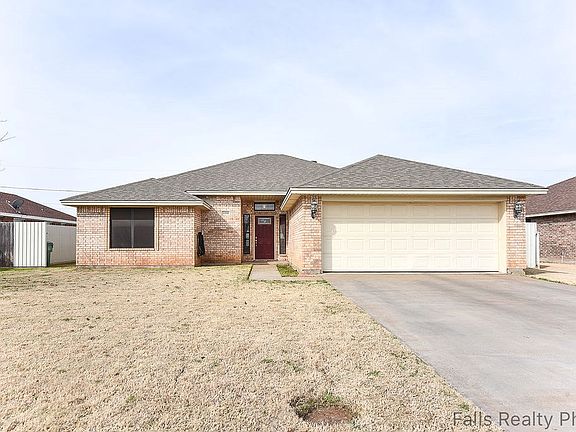 3rd image of 808 Sugarbush Ln