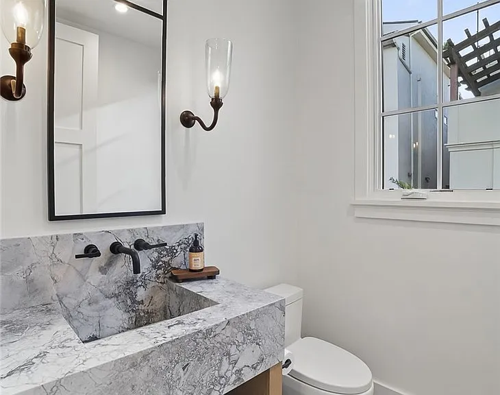 2820 Bayview — Photo 17