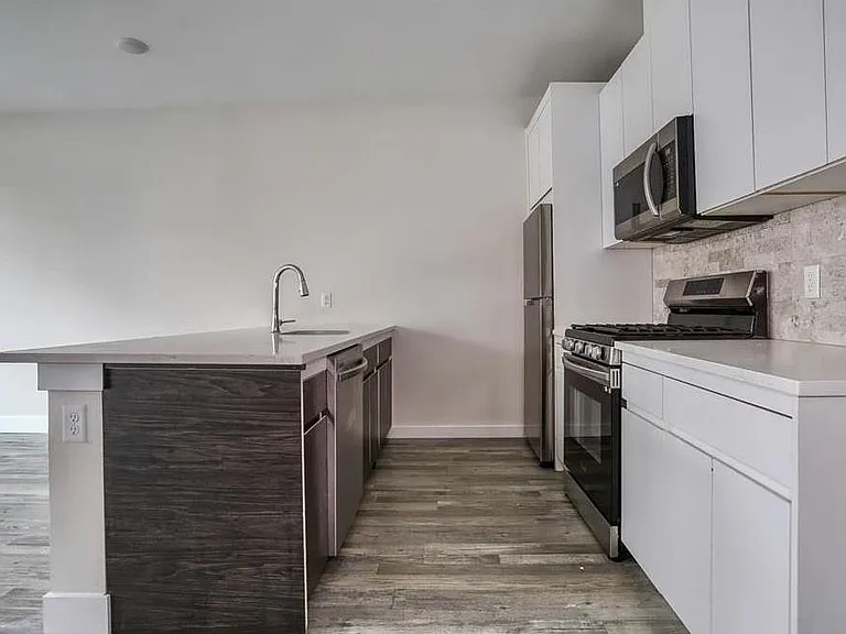 140 Avenue B #204 — Photo 6
