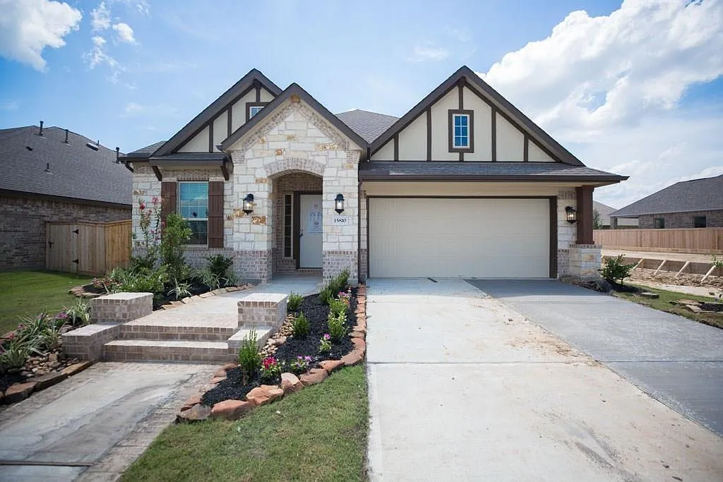 4 bed, 2185 sqft, $2,795 — Photo 3