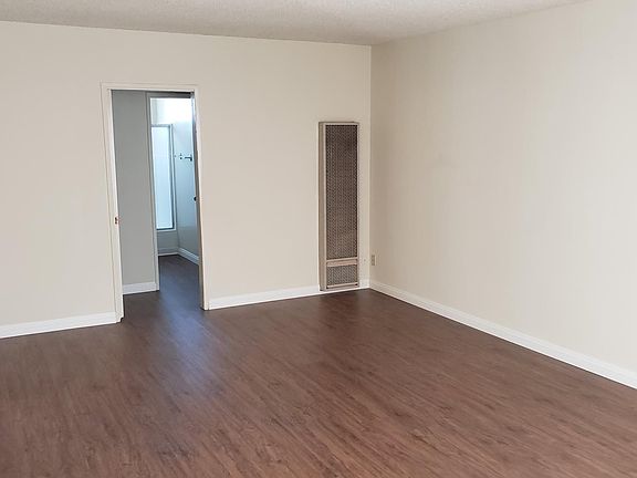 4th image of 5708 Case Ave APT C