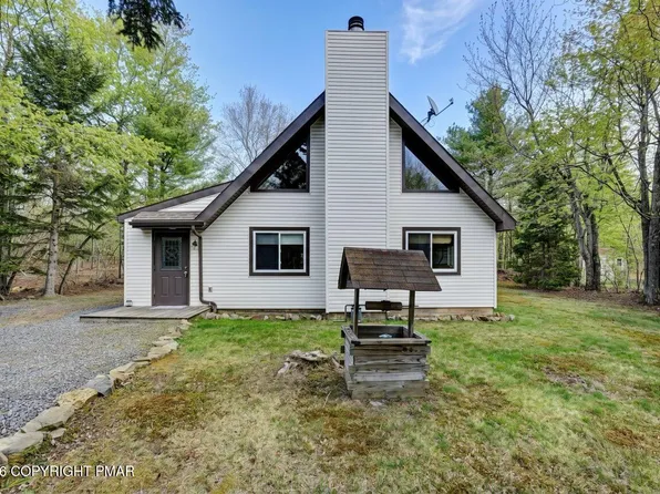 2310 Vacation Ln, Pocono Summit, PA 18346