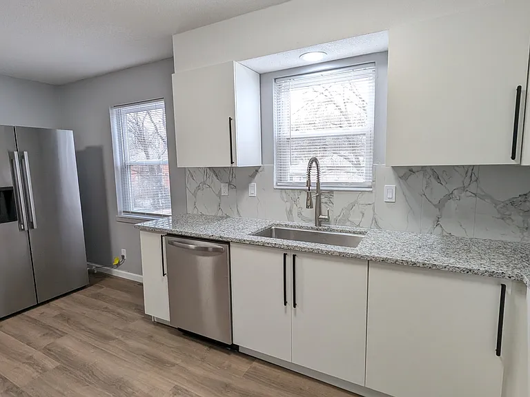 8324 Robinson St — Photo 31