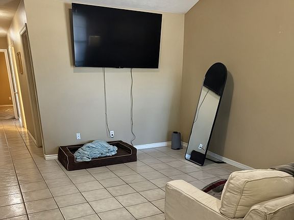 2nd image of 1014 Sun Meadow Ct