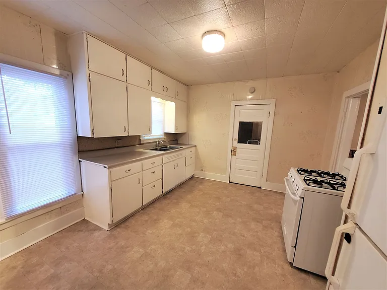 728 Lincoln Ave — Photo 9