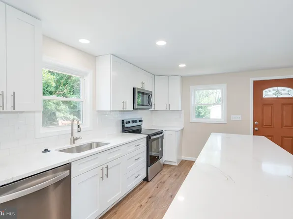 74 Porter Way, Charles Town, WV 25414