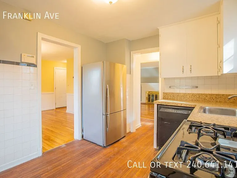 8 Franklin Ave — Photo 9