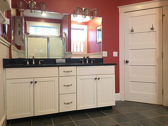 1st Floor Master Bath 2