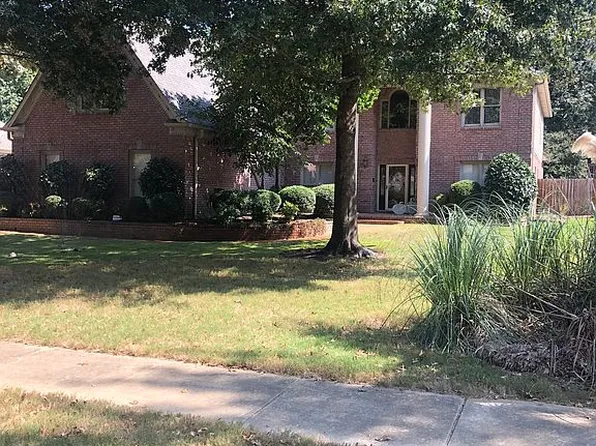 576 Green Oaks Ln, Collierville, TN 38017