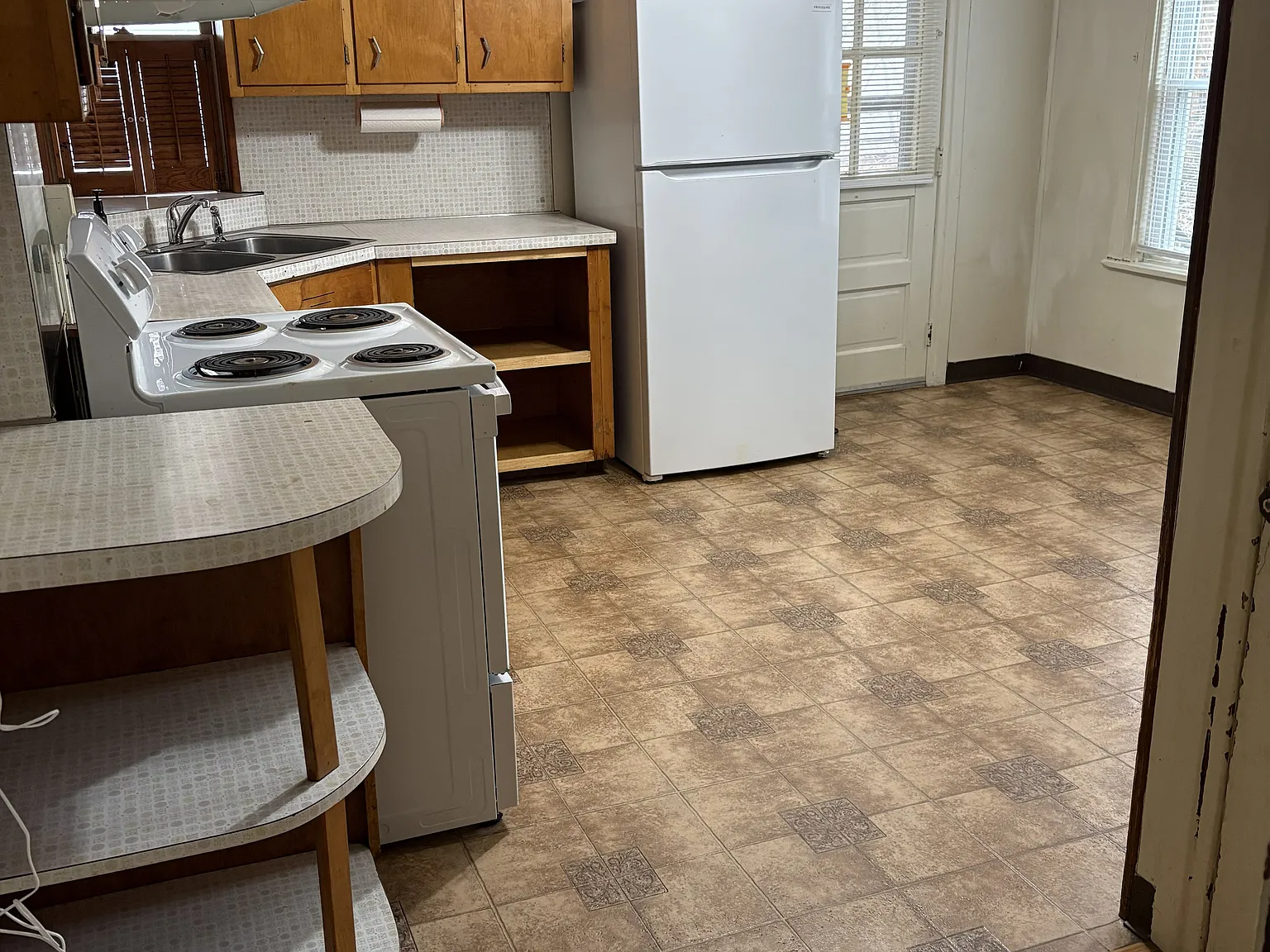 2 bed, $850 — Photo 3