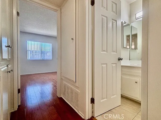 679 W 18th St #B — Photo 21