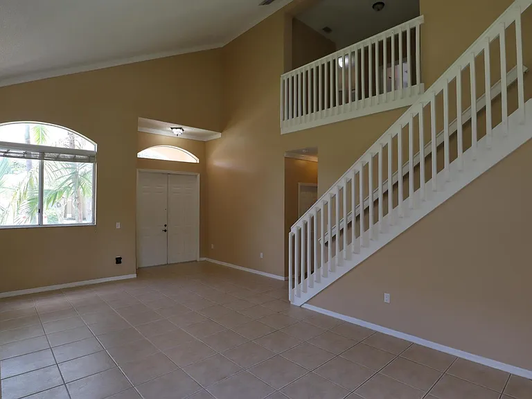 2202 SE 17th Ave — Photo 5