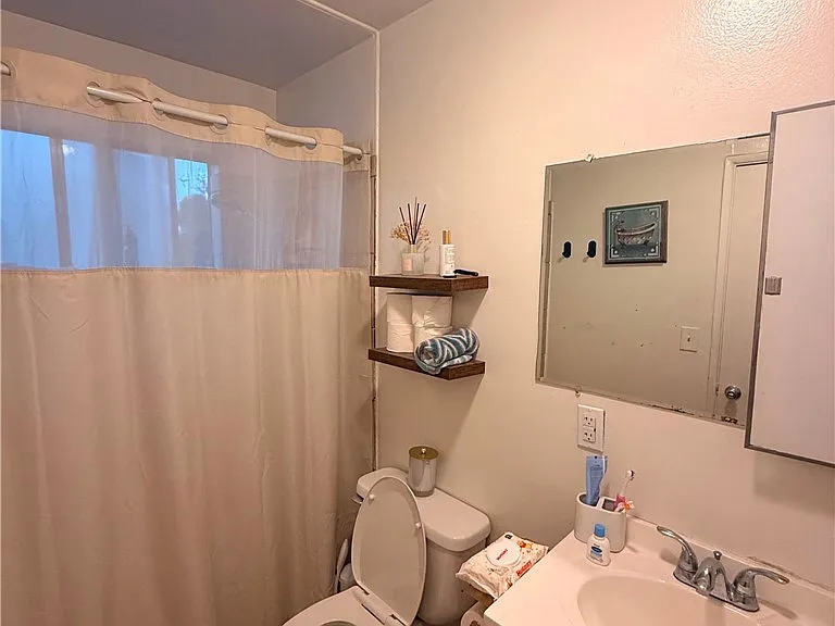 2036 E Wilshire Ave — Photo 7