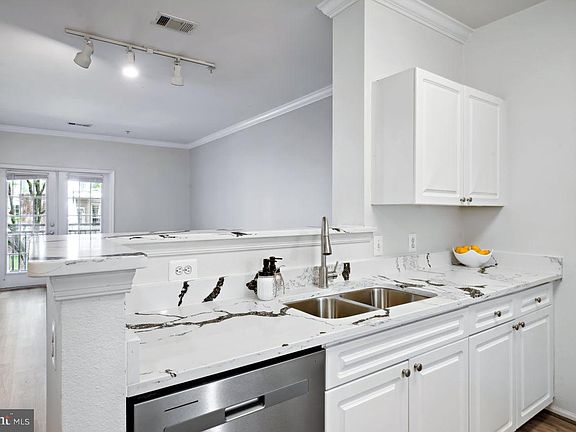 5th image of 3009 Nicosh Cir Unit 4205