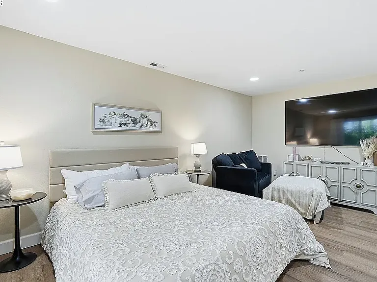 11380 SW Barber St — Photo 13
