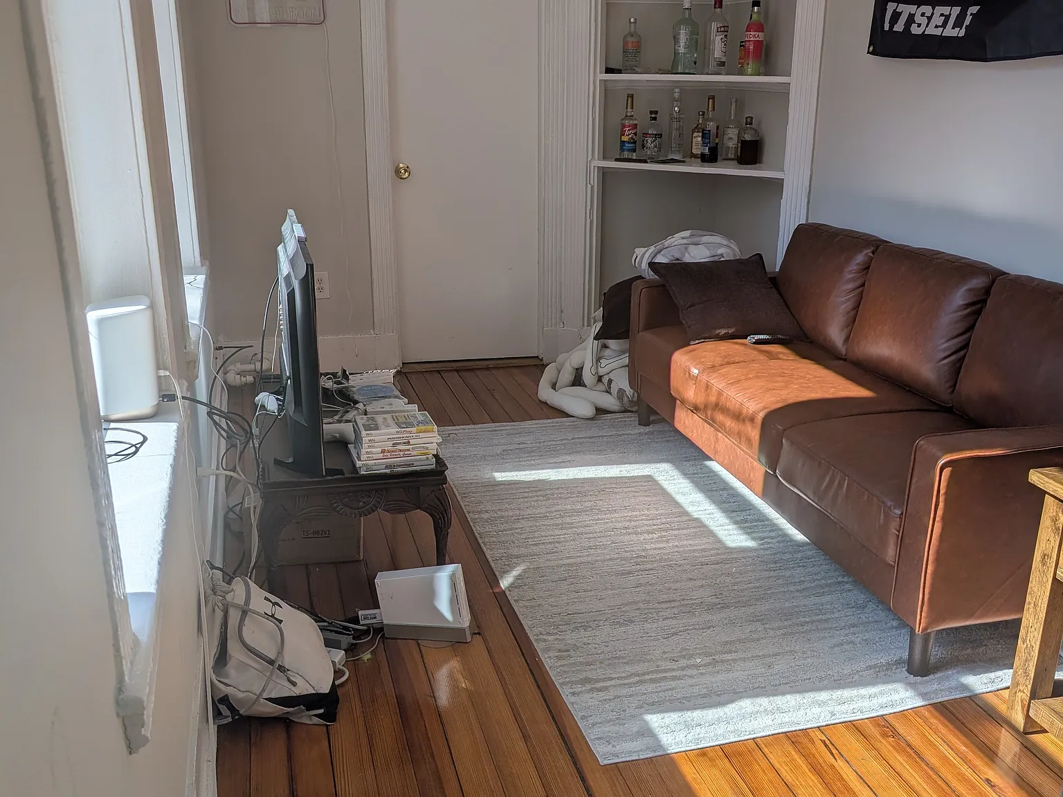 2 bed, 1.0 bath, $3,750 — Photo 2