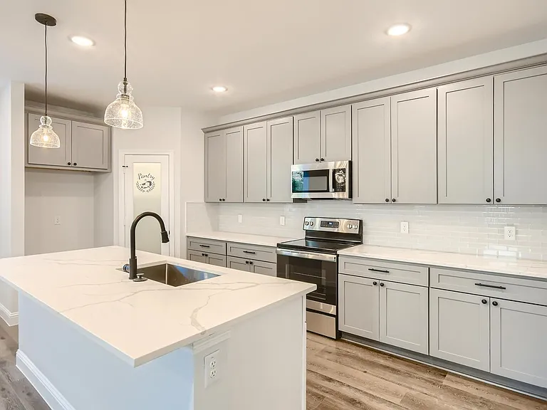 3125 Rutz St — Photo 4