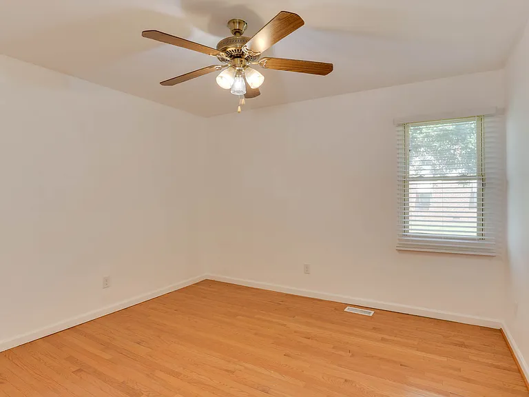 39 Appomattox Ave — Photo 18